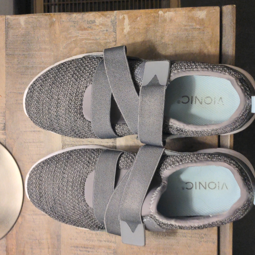 Lightly worn Vionic Brisk Aimmy gray sneakers with Velcro